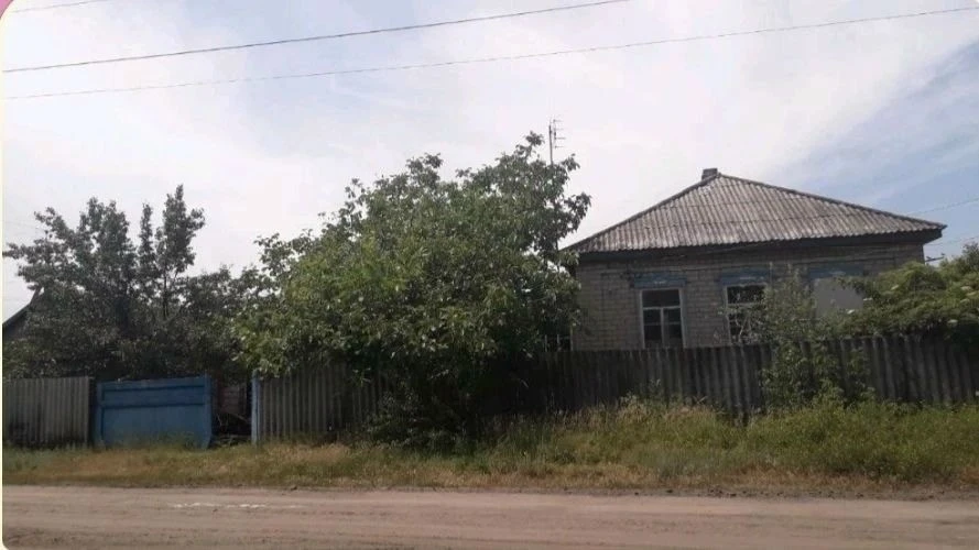 Продам дом в селе Шульгинка Старобельского района Луганская область.