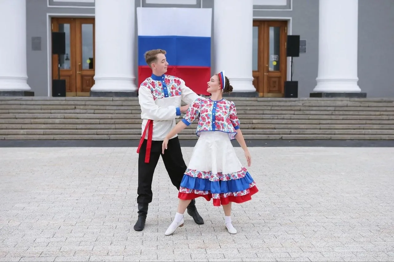 🔹 На площади перед Дворцом культуры химиков дзержинцы сегодня организовали флешмоб в п...