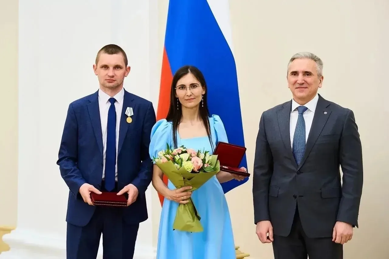 Сегодня Губернатор Тюменской области по поручению Президента России вручил государствен...