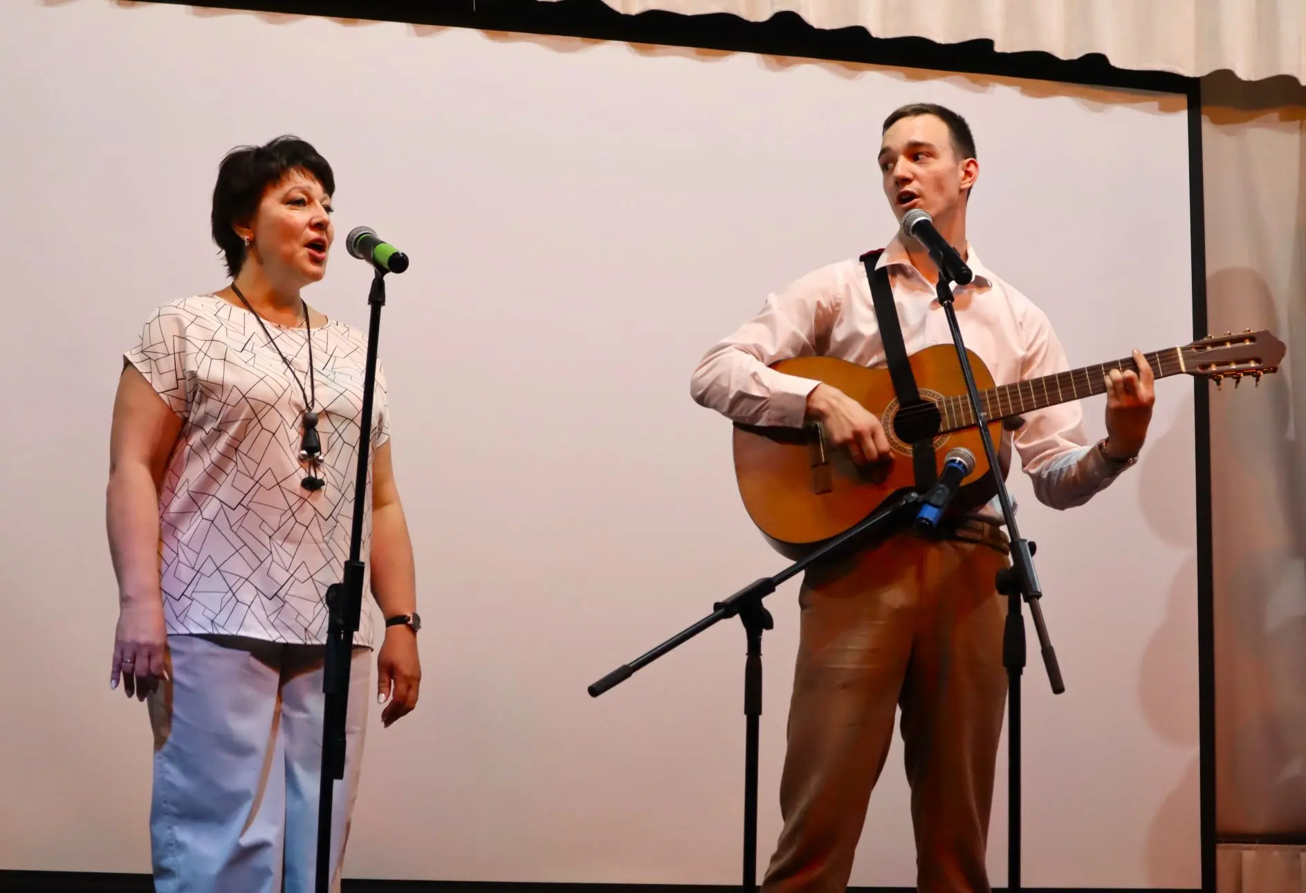 ➡ «ПЕДАГОГИ В ГЛАВНОЙ РОЛИ»  📍В стенах лицея №7 прошёл городской конкурс художественной самодеятельн