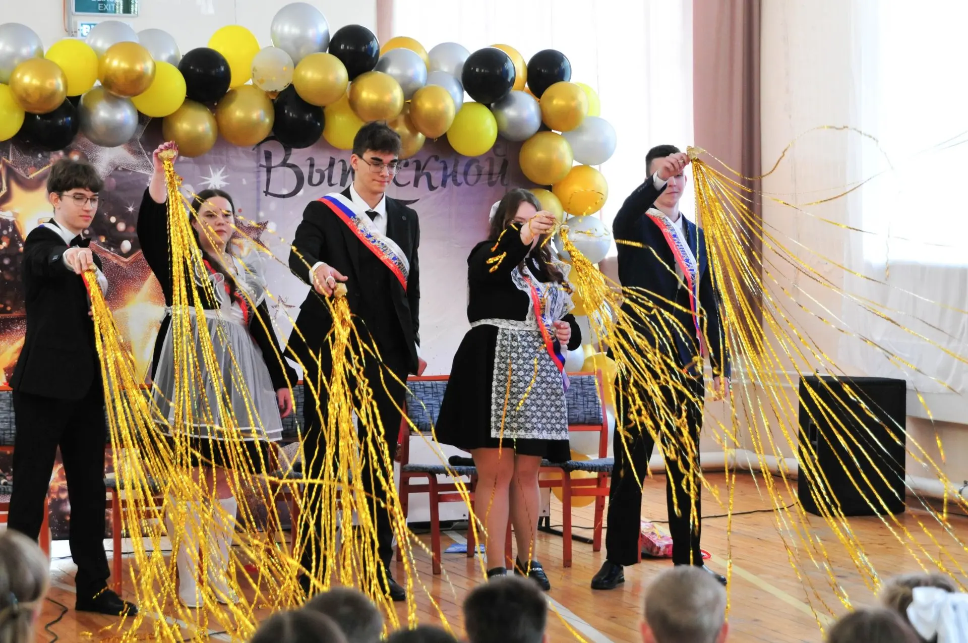 🎇Старт во взрослую жизнь
⚜️26 мая наступил волнительный момент - прозвенел последний звонок для обу