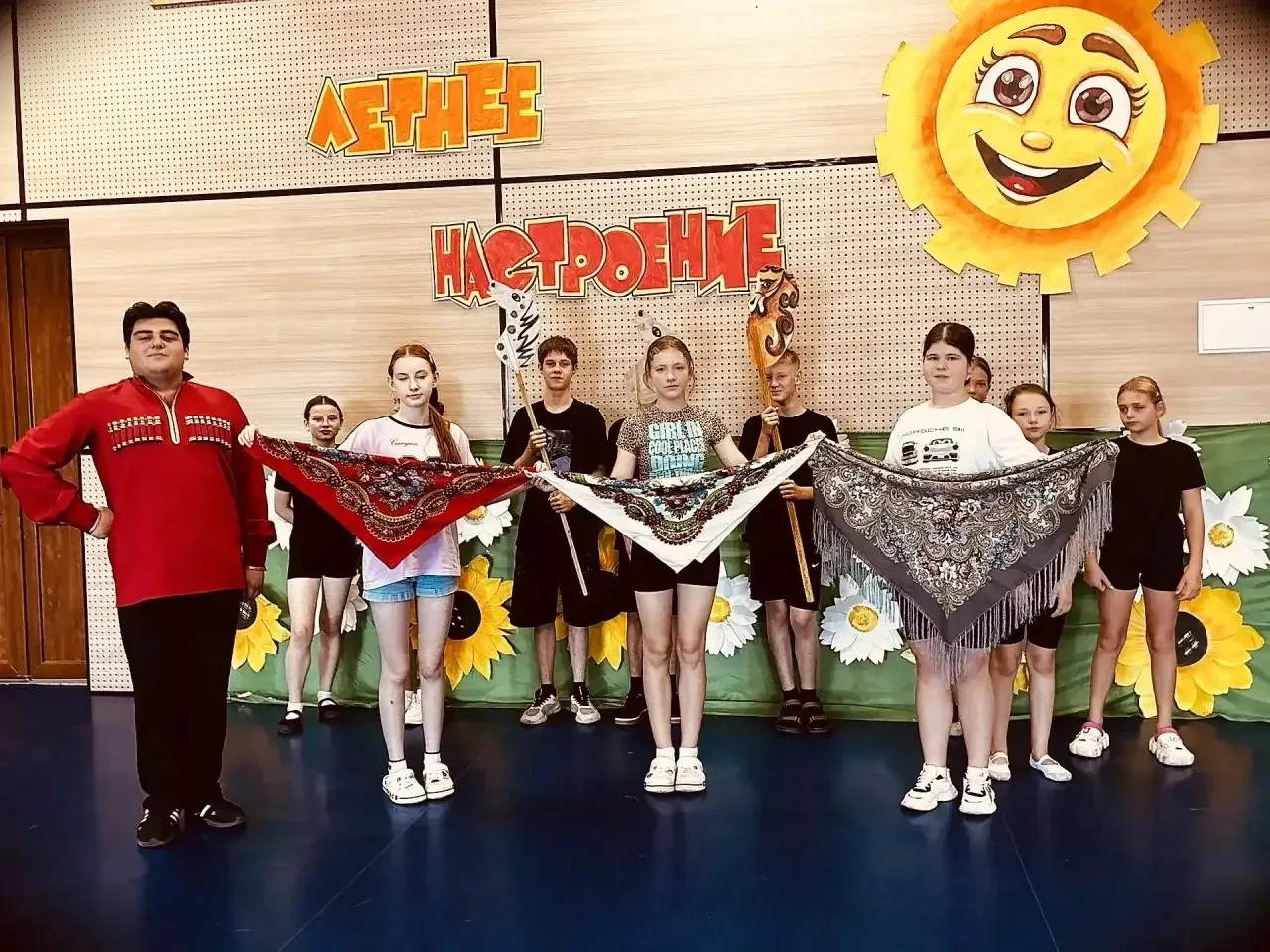 Колорит казачьей культуры на яркой игровой программе Районного дома культуры!