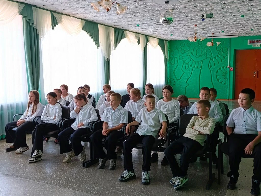В стенах Суерского Дома культуры состоялась познавательная программа «Язык — живая душа...
