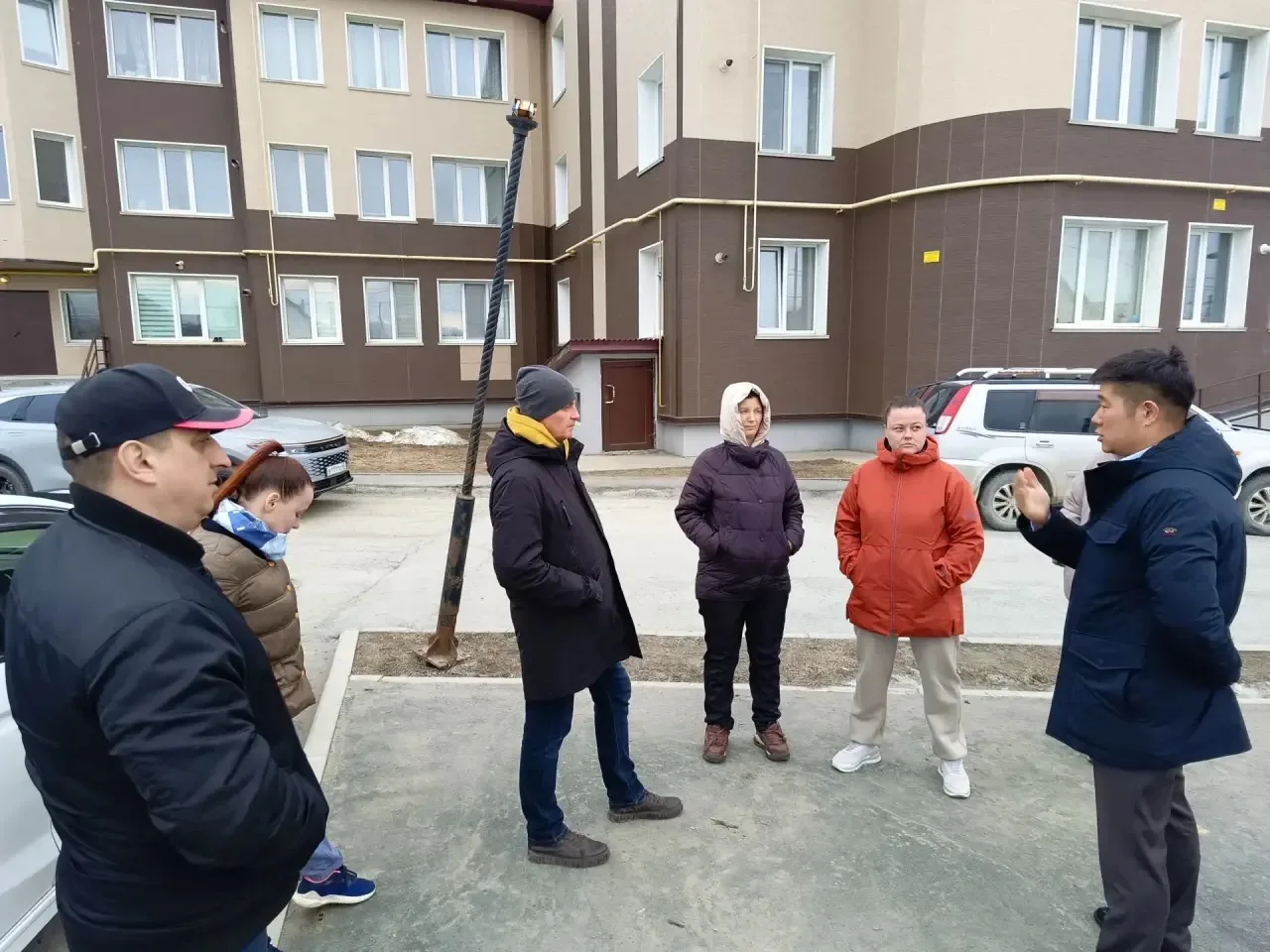 📍 Встреча с жителями на ул. Льва Толстого: решаем вопросы благоустройства вместе