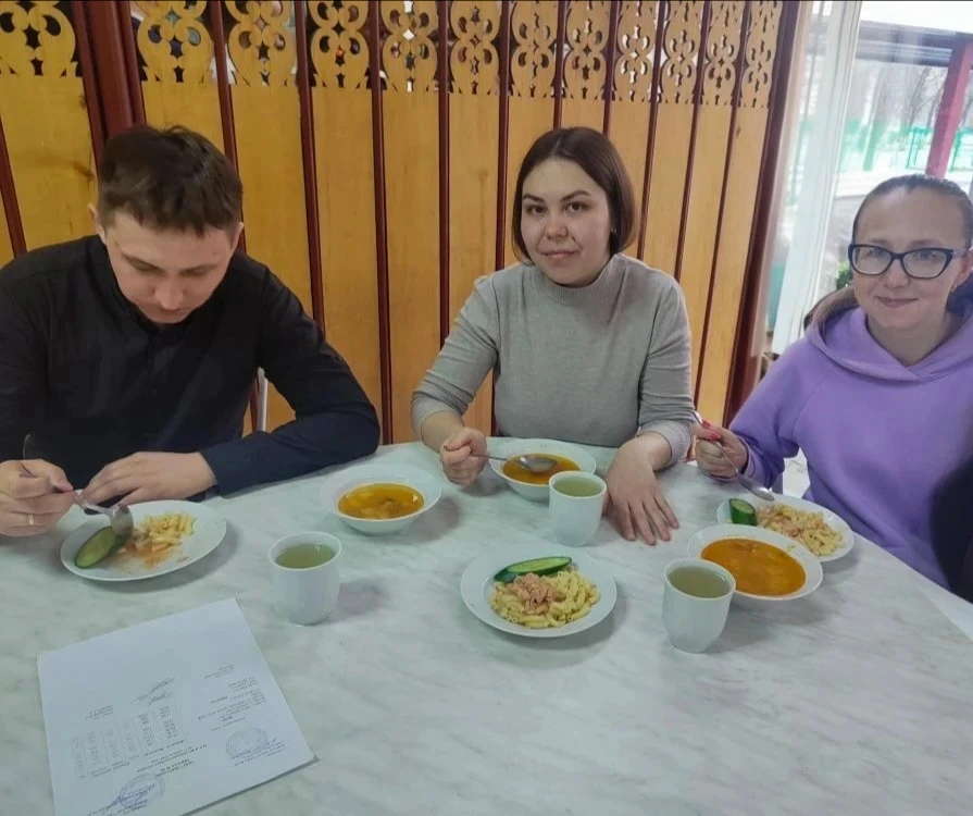 В школе  прошел  родительский  контроль по организации горячего питания в школе. Представители родит