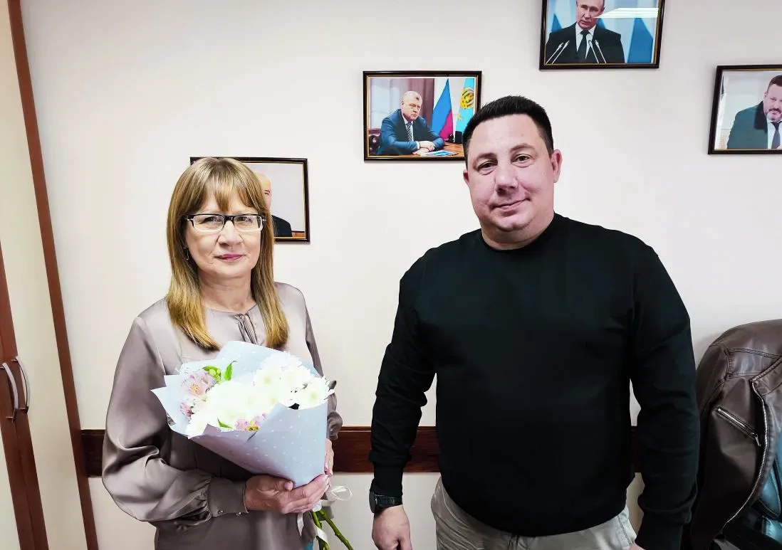 Поздравляем с днем рождения специалиста административного аппарата Леонтьеву Ларису Вас...