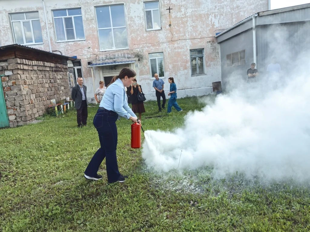Учебная эвакуация в Комплексном центре социального обслуживания населения г. Артемовский