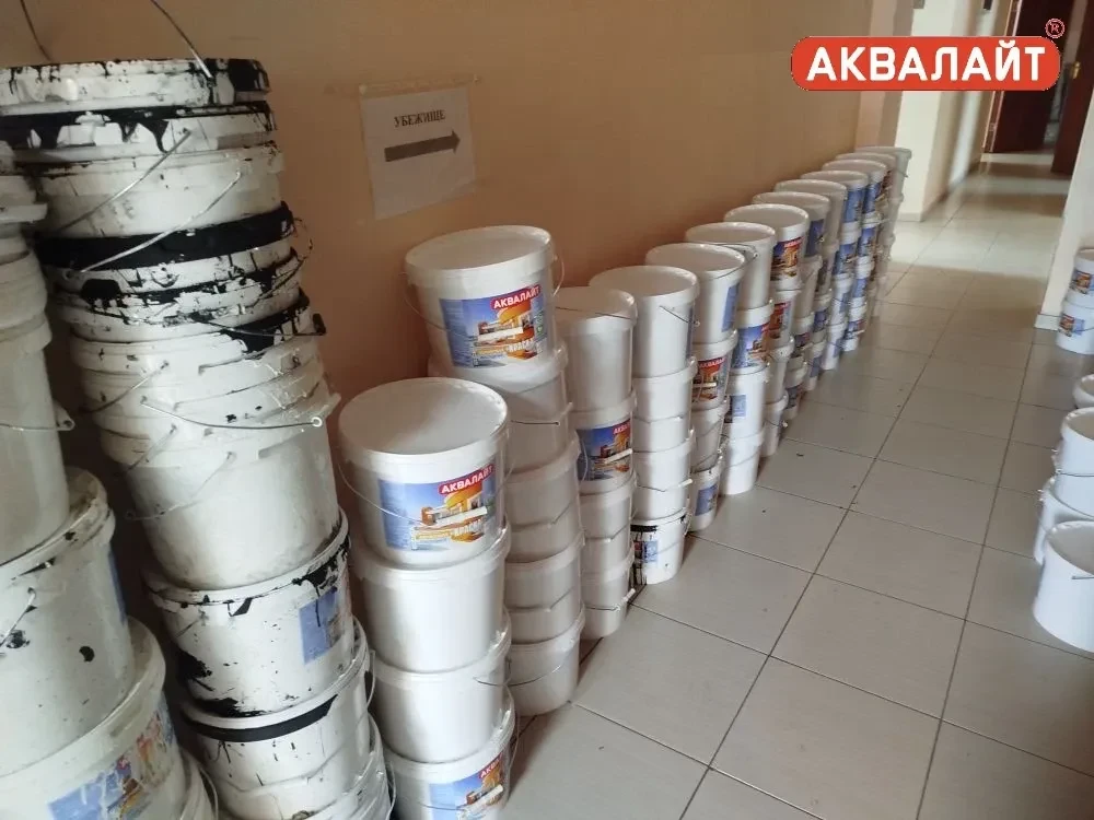 Делимся фотографиями очередной отгрузки фасадной краски белого и чёрного цвета для покр...