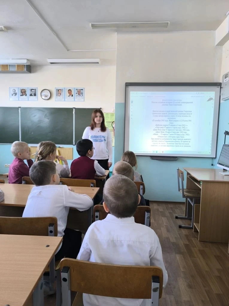 Сегодня в нашей школе прошла Акция памяти «Блокадный хлеб», цель которой - напоминание ...