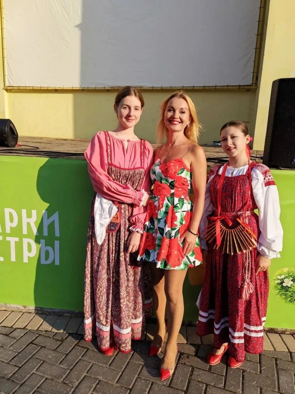 Праздничный концерт, приуроченный ко дню Государственного флага РФ прошёл сегодня Дедов...