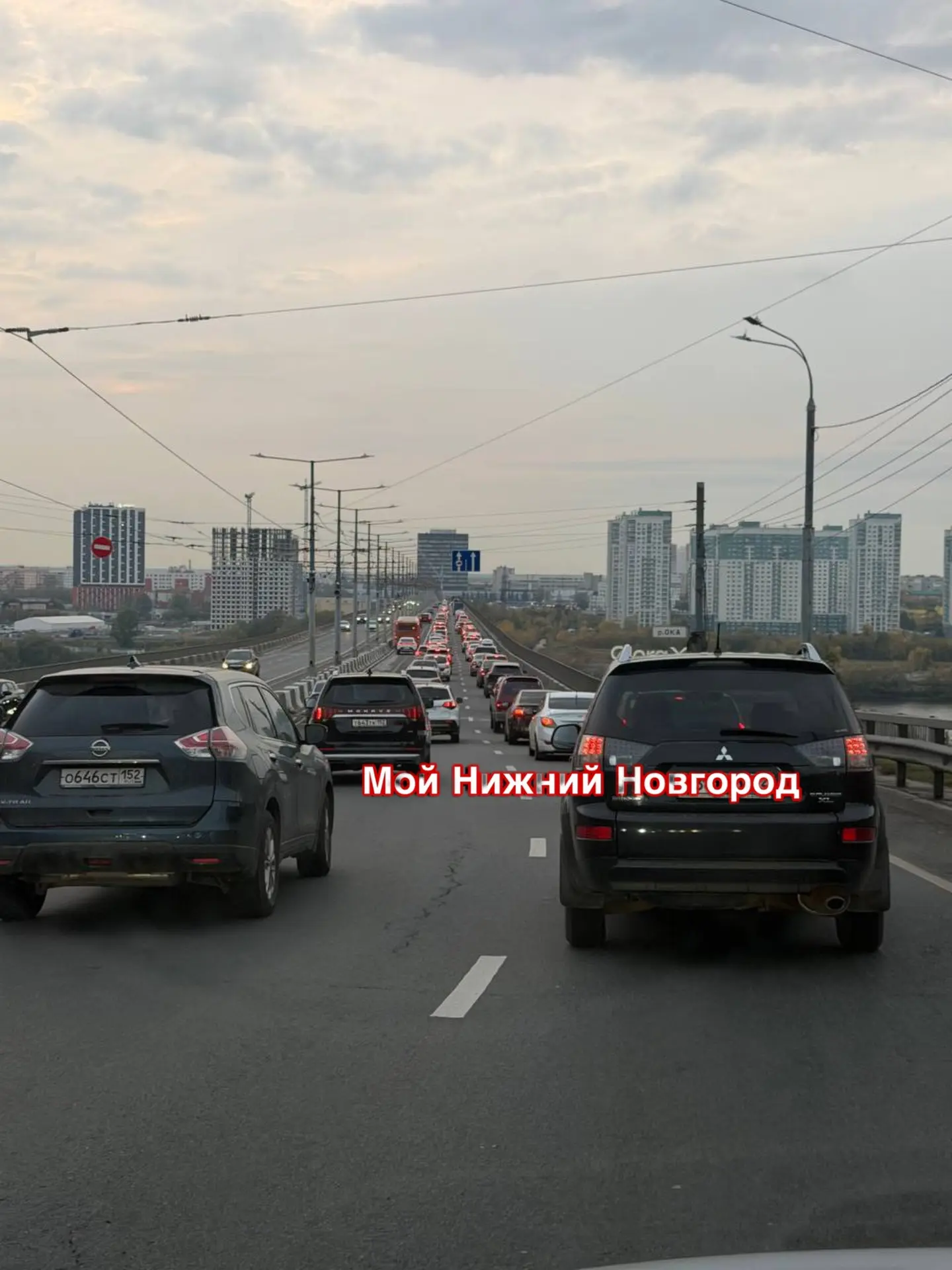 Молитовский мост встал из-за очереди на АЗС «Газпромнефть» на Комсомольской площади