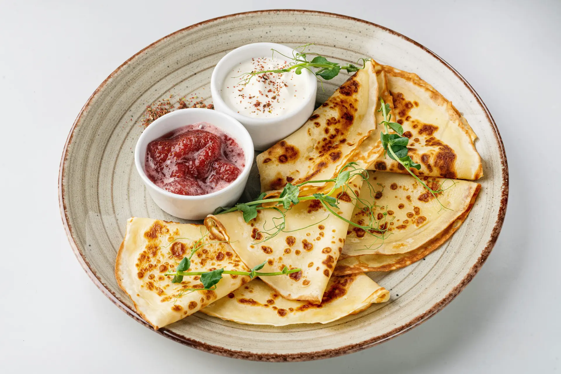 Простой и быстрый вариант выпечки на любой случай 🥞

Блины с дырочками на сухом молоке с яйцами — т