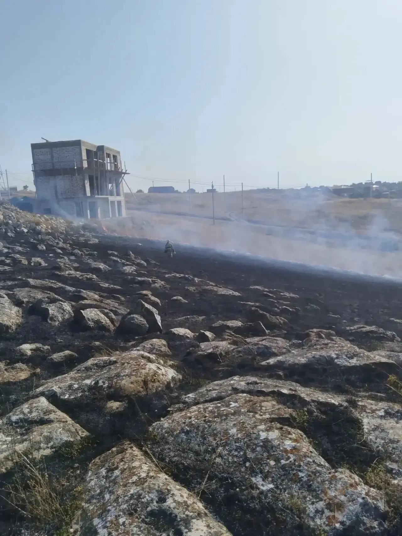 🔥Ликвидация возгорания сухой травы в Ленинском районе