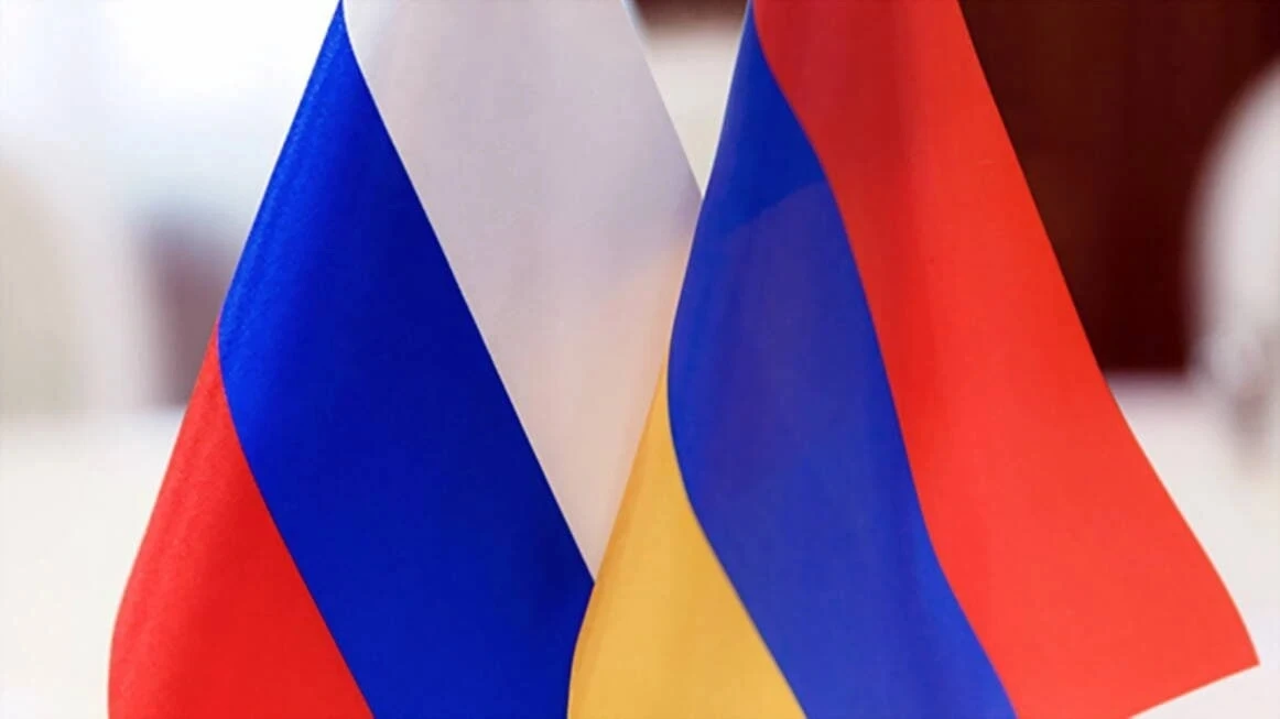 ⚡️Россия может прекратить беспошлинные поставки газа, нефтепродуктов и алмазов в Армению, если Ерева