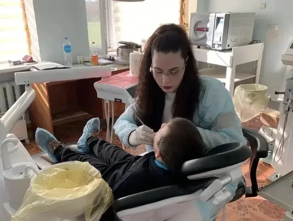 Стоматологическую помощь жителям Херсонской области продолжим оказывать на системной основе. 

Завер