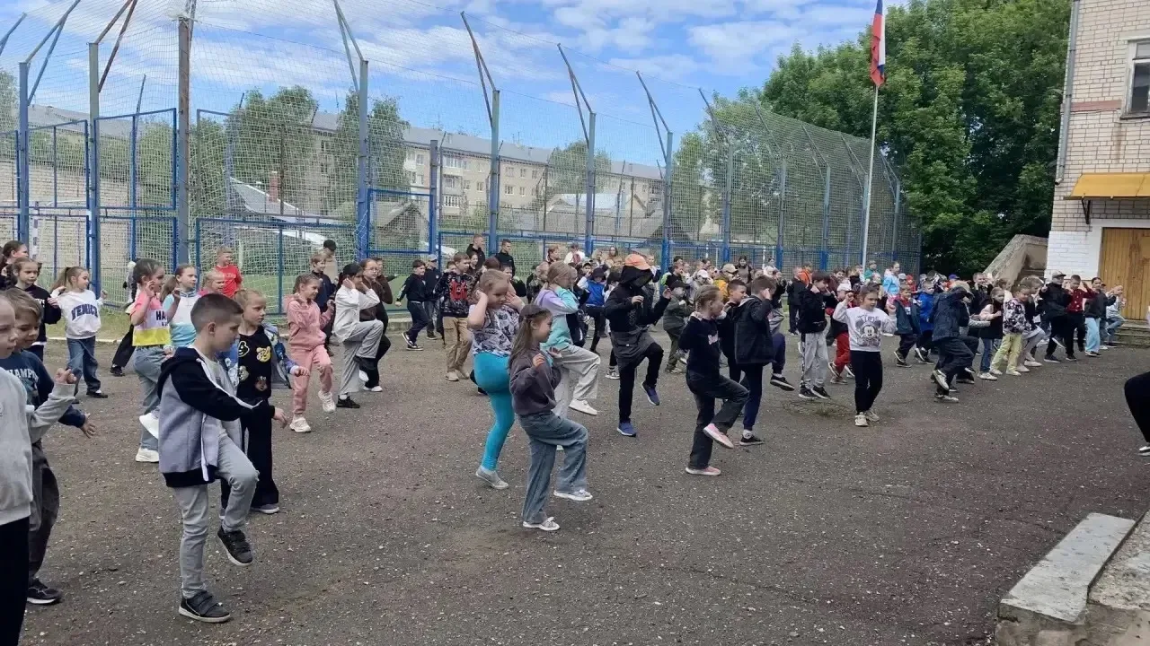 🙌🏻Второй день в лагере: Богатыри, Россия и море цветных мелков!