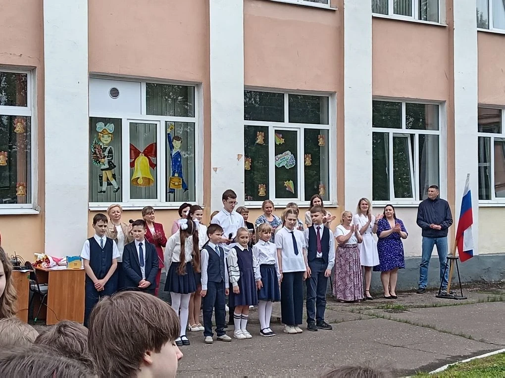 ✨ Прощай, начальная школа! ✨  В гимназии «Новоскул» прозвучал для наших ребят последний звонок начал