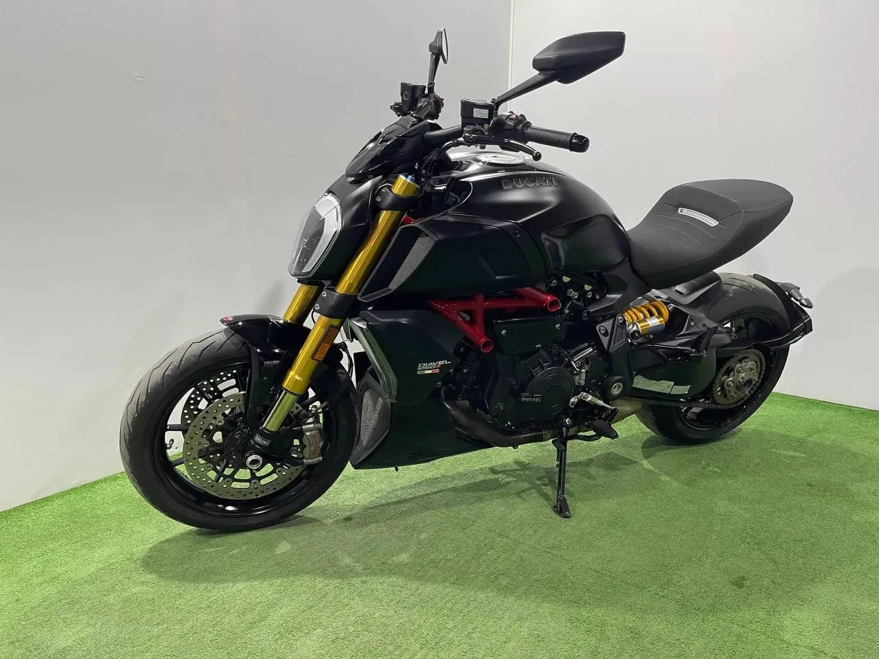 DUCATI DIAVEL 1260S в наличии во Владивостоке  Характеристики:  - 2019 год - объем 1260 см3 - Аукцио