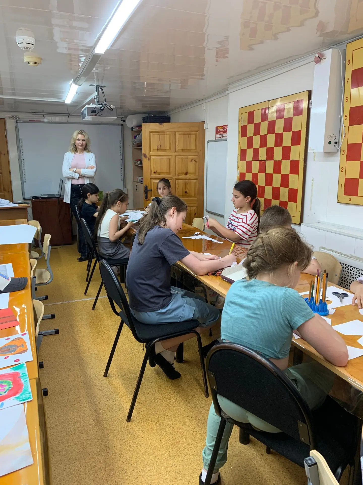 🇷🇺На летней площадке «Россия – наш родной дом!» МБОУ ДО ЦРТДЮ по адресу Гагарина, 240 Г прошёл пра