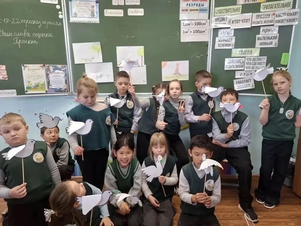 🌟 Творчество к 1 Мая в начальной школе!🌟  🧑‍🎓Обучающиеся 1-х и 2-х классов ЦО «Школа 2» и Марковской