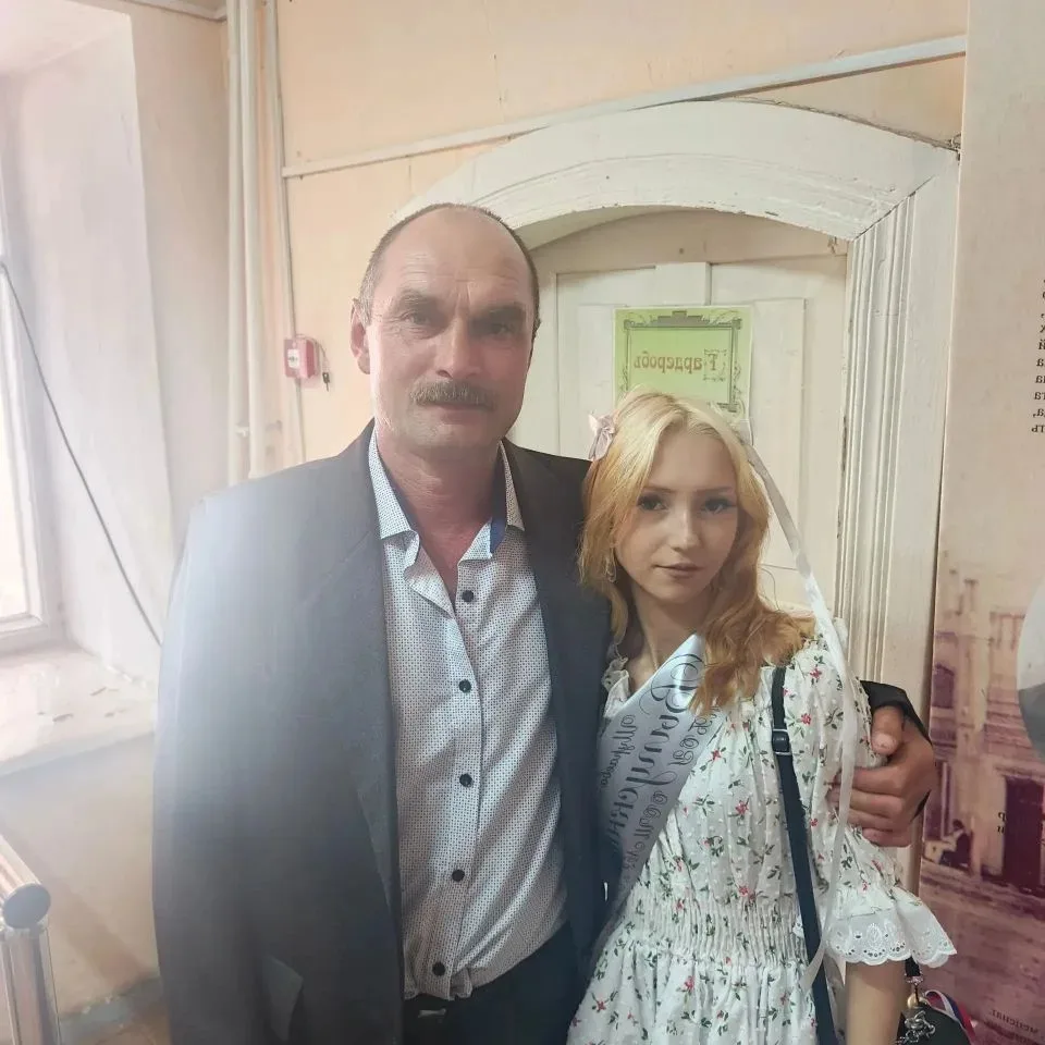 Прощай, школа! Здравствуй, новая жизнь ✨
27 июня - время словно остановилось между «вчера» и «завтра