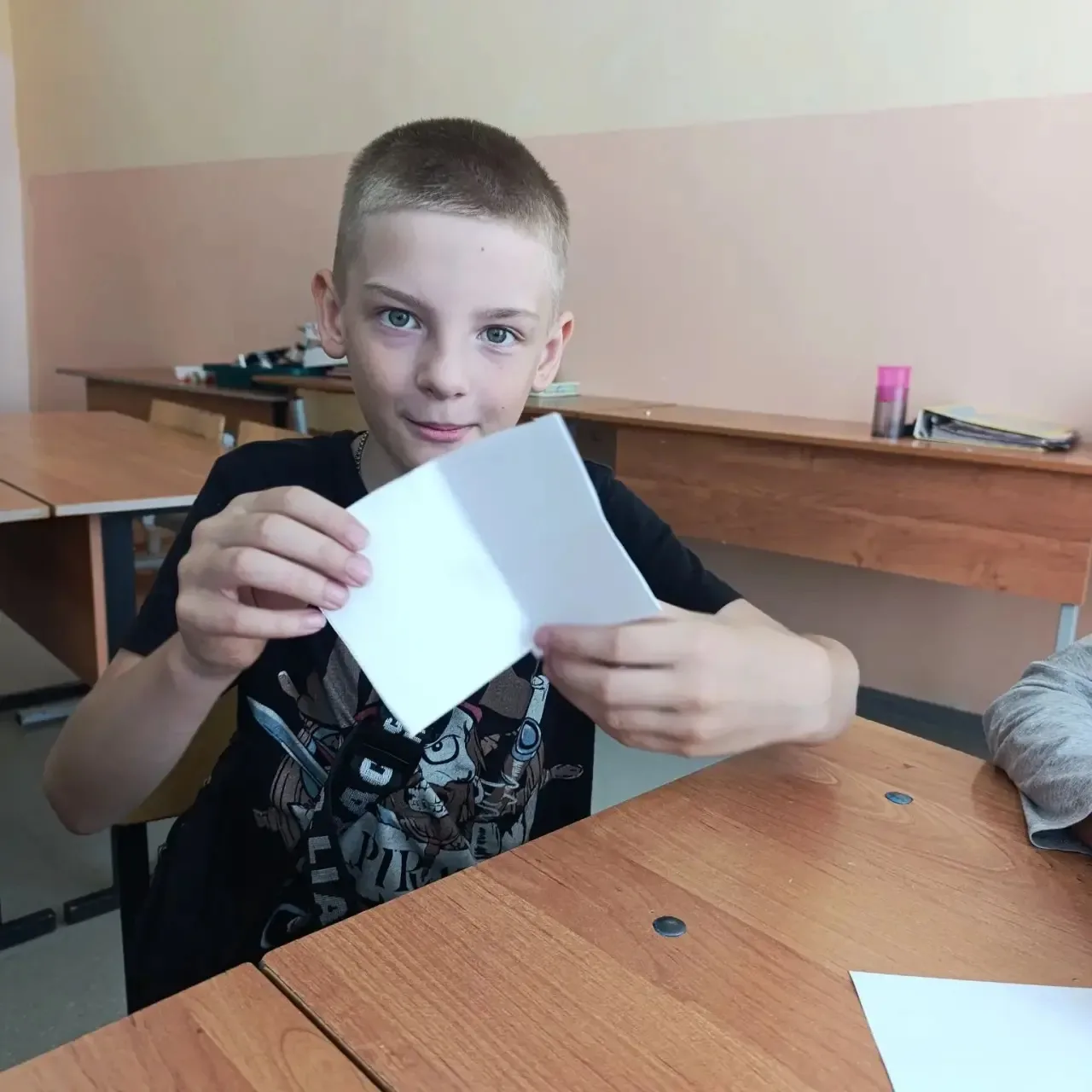 ✨ Фольклорный день в лагере — это когда в воздухе витает дух старинных сказок, а в руках рождается с