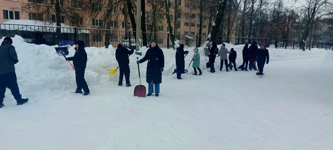 ❄❄❄ОБЩЕГОРОДСКОЙ СУББОТНИК: СНЕГ НАМ НЕ ПОМЕХА! ❄️❄❄  Сегодняшний день был наполнен настоящим команд