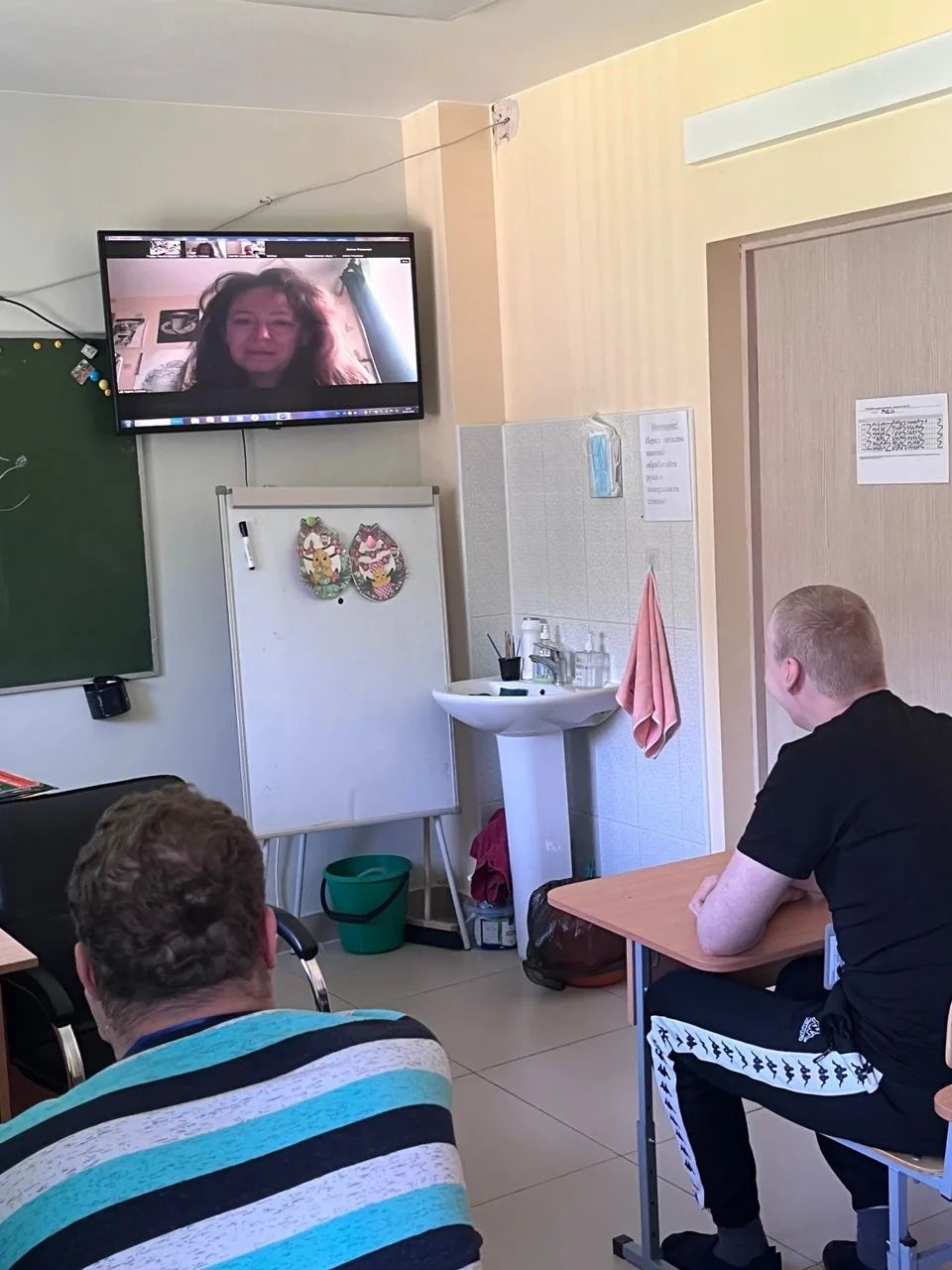 На онлайн-встрече с волонтёрами наши получатели социальных услуг узнали о фестивале "Сл...