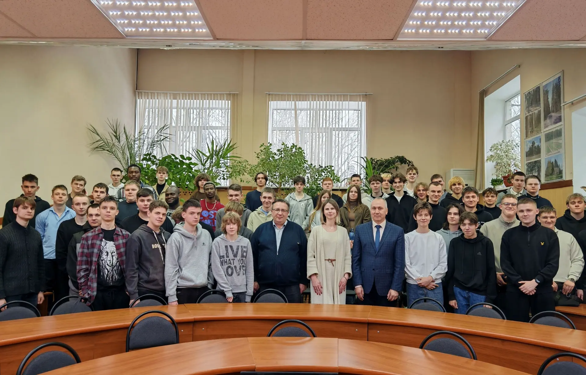 17 марта 2026 г. в в формате "Открытого диалога" состоялась встреча студентов БГИТУ с руководителем 