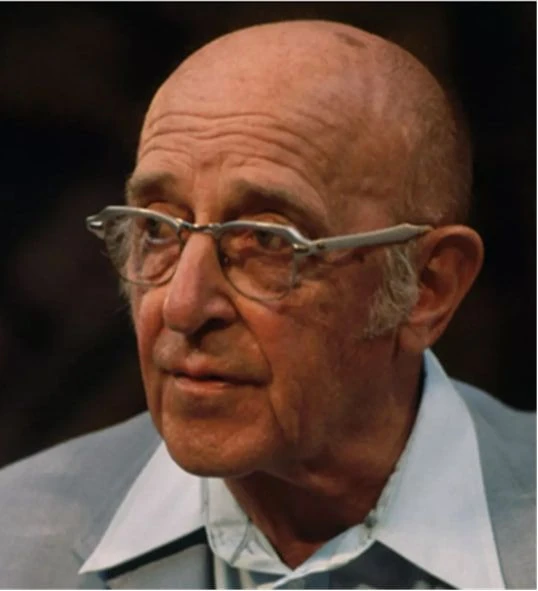 ⭐Карл Роджерс (1902–1987)⭐

Карл Роджерс создал клиент-центрированную терапию и одним из первых стал