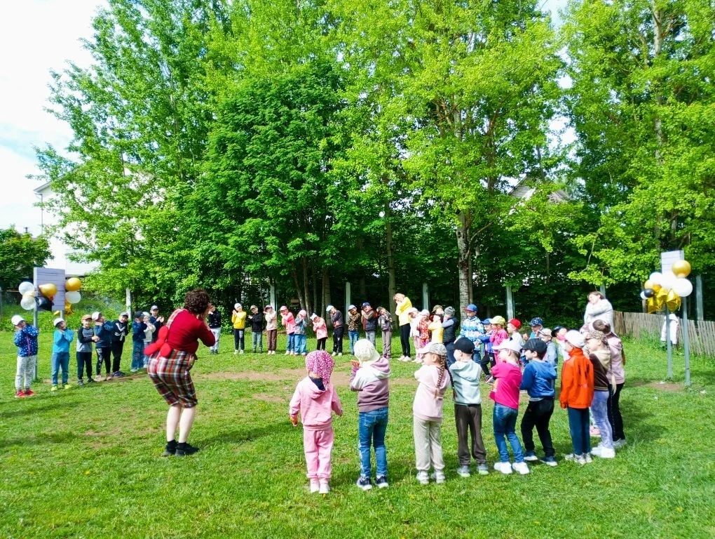 🚁🎂Сегодня в нашем саду было шумно и весело — к ребятам на праздник к Дню защиты детей...