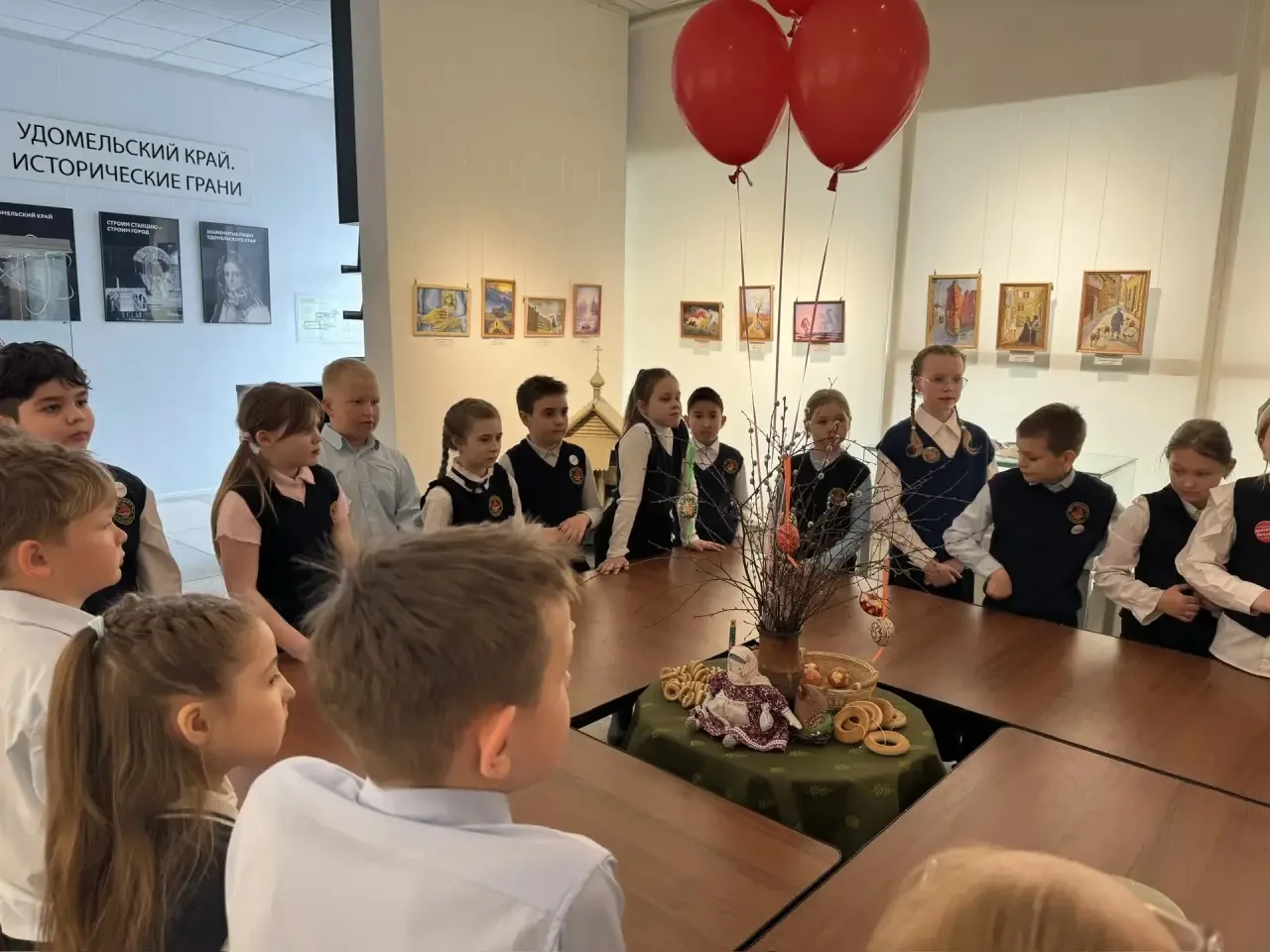 🥚🎨 3 «А» класс в краеведческом музее: пасхальные традиции и творчество!  Сегодня наши третьеклассник