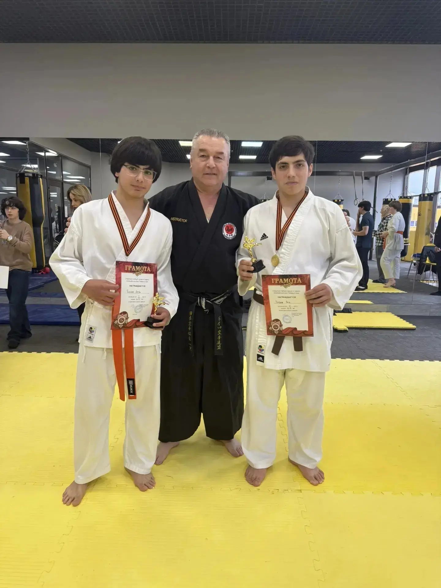 🥇🥇Двойной удар по параллелям🥋  🥋Братья устроили тотальный захват соревнований по каратэ🏆  Чолокян Ра
