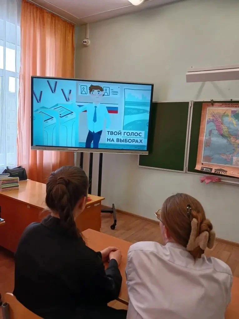 Молодой избиратель.  В рамках Недели молодого избирателя  в 8-10 классах Медведевской гимназии были 