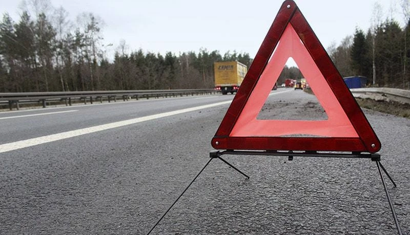 В Кузбассе пьяный мотоциклист разогнался до 126 км/ч врезался в легковушку — один человек погиб

31 