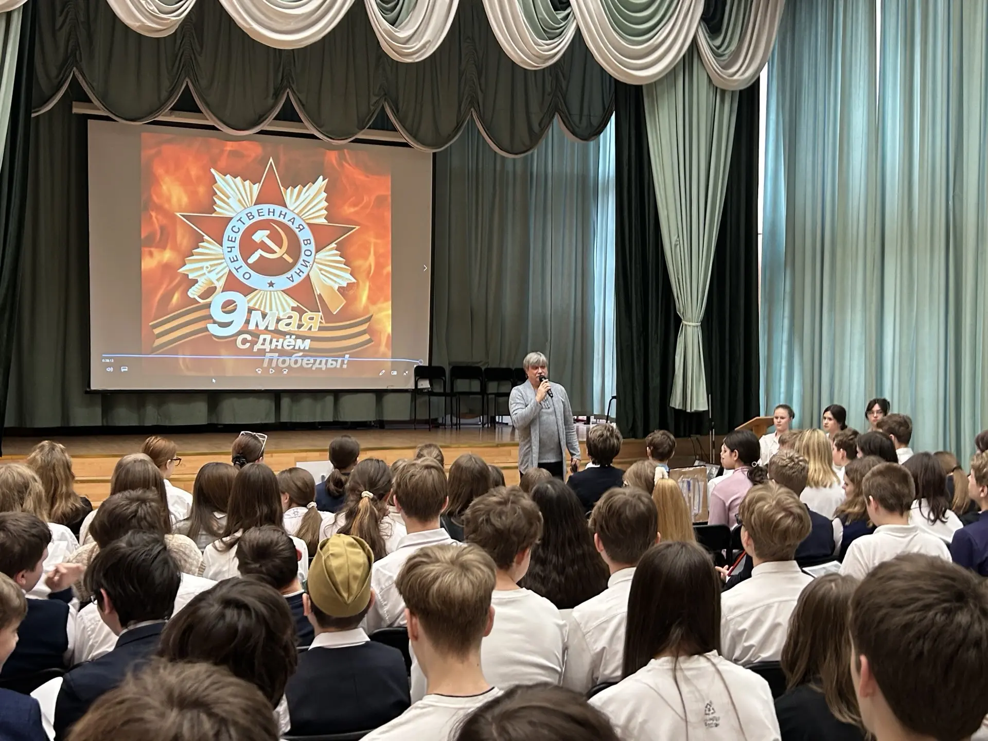 Уроки мужества   🌹 В преддверии Дня Победы в нашей школе состоялись особенные уроки памяти. Ученицы 