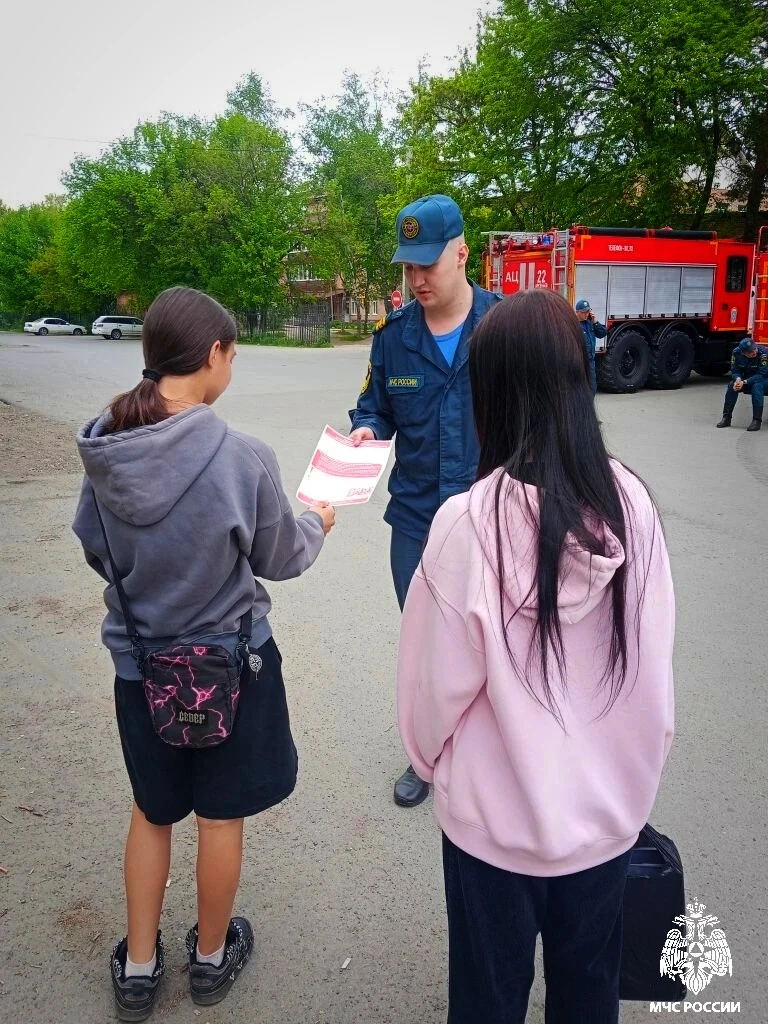 В Приморье жителям напомнили о соблюдении правил пожарной безопасности  Огнеборцы МЧС России еженеде