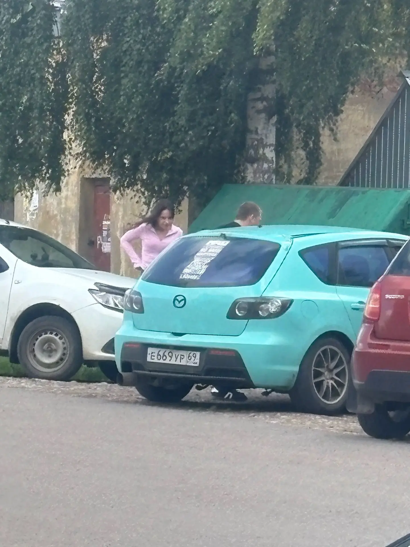 На видео зафиксирован вопиющий случай грубого нарушения ПДД водителем транспортного сре...