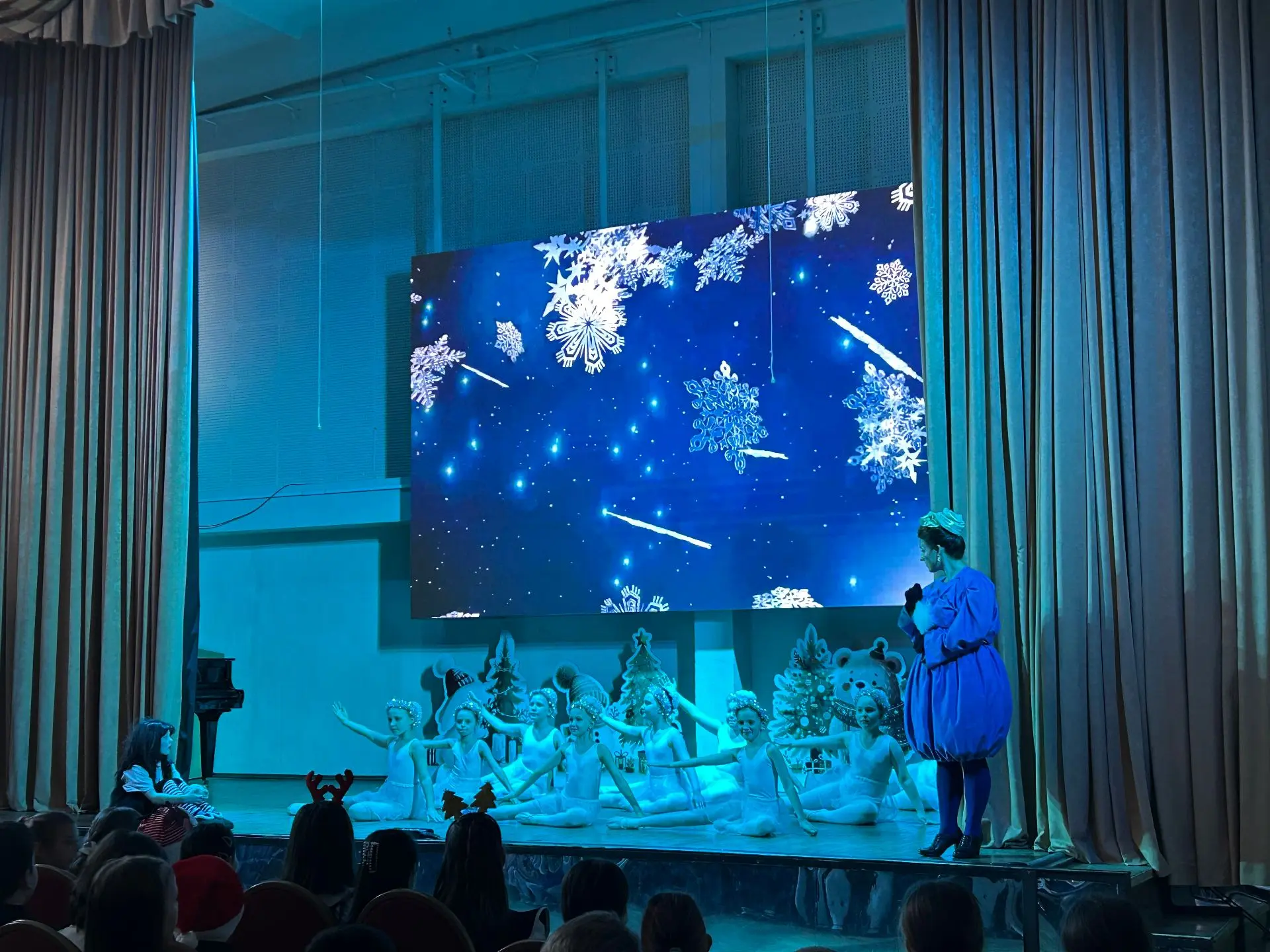 Спектакль «Снежная королева»    🎄Традиционным новогодним подарком для учащихся 3 и 4 классов стал  с