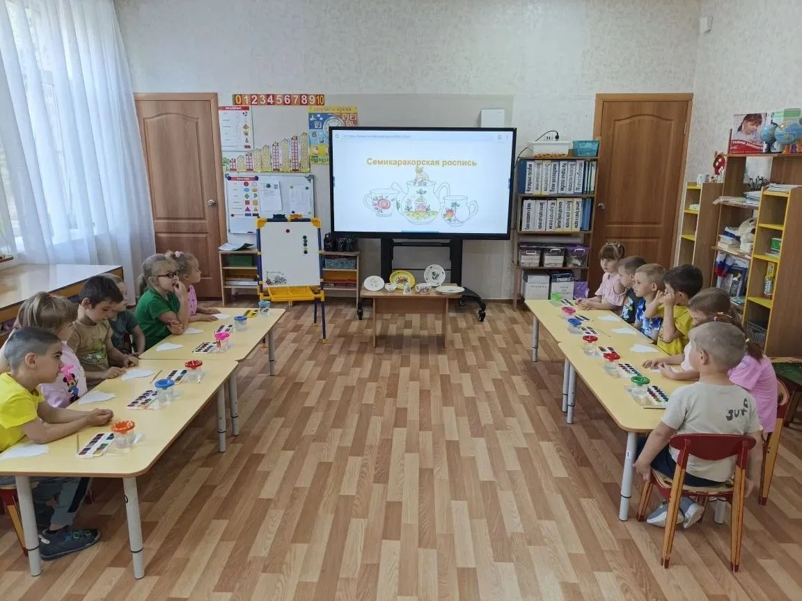 На очередном занятии кружка «Народные промыслы» ребята старшей группы №7 «Вишенка» прод...