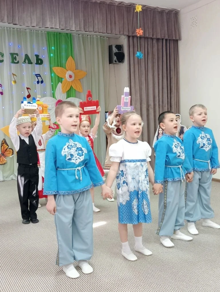 💫Сегодня наши "Подсолнушки" приняли участие в муниципальном смотре - конкурсе "Карусель"