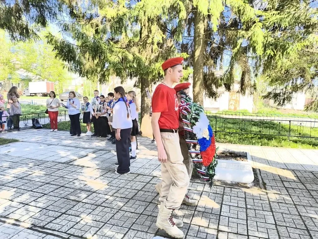 🎖 Память, освящённая подвигом: торжественный митинг у Обелиска в деревне Анкудиновка 🎖  В священный 