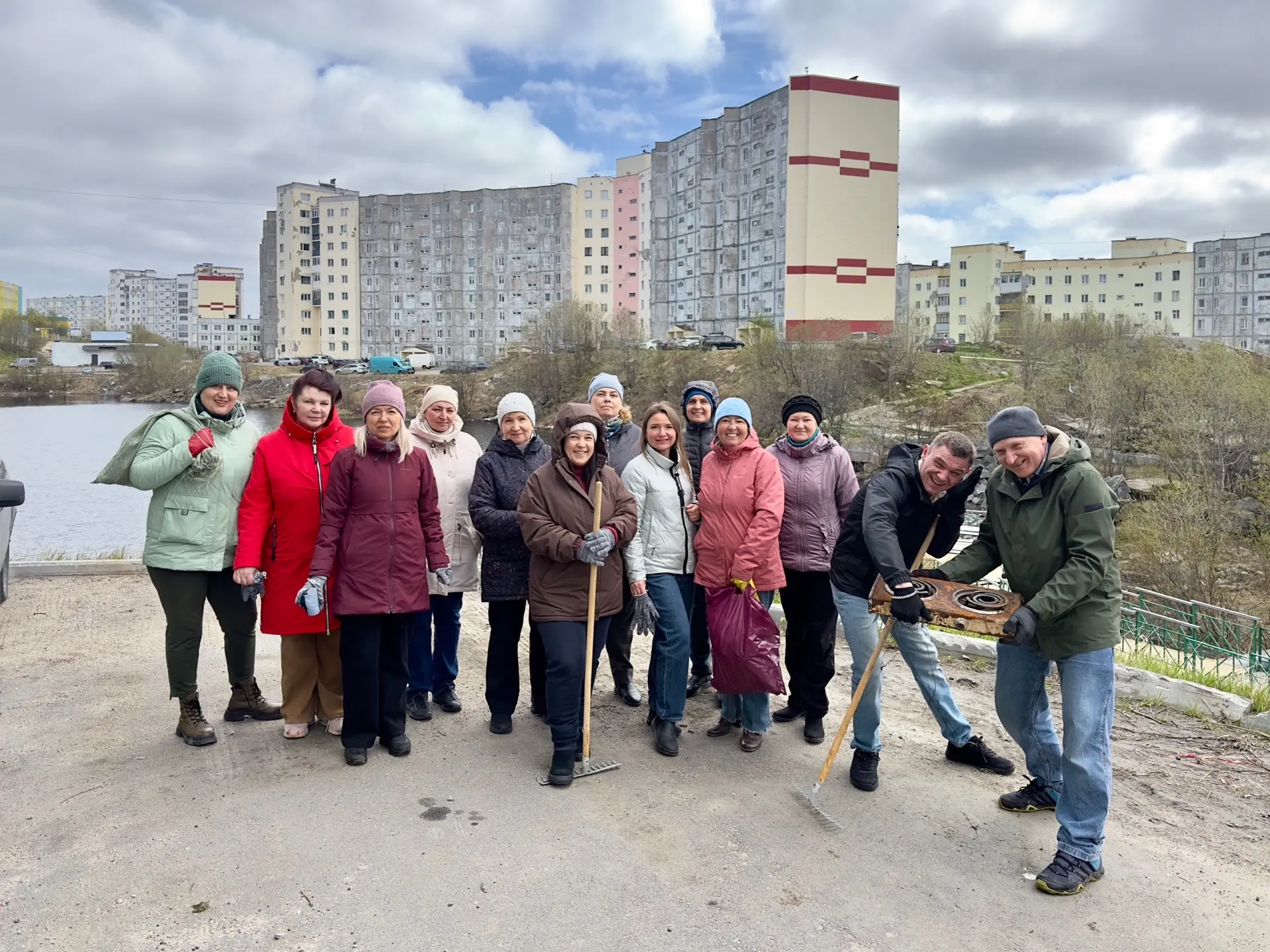Сегодня коллектив Детской школы искусств ЗАТО Александровск (г. Снежногорск) принял уча...