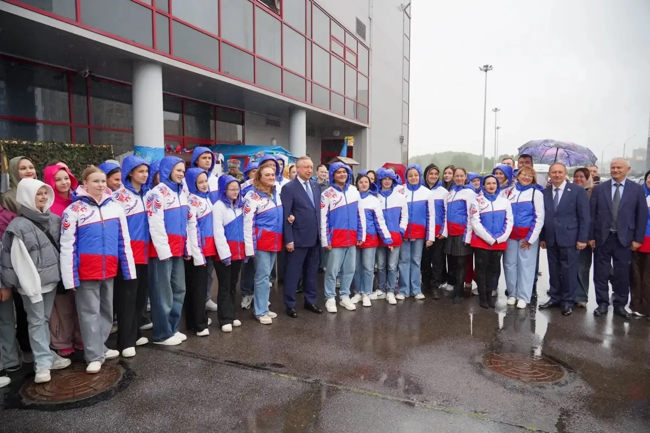 В Молодёжном центре на Богатырском проспекте открылась выставка достижений Приморского района. Предс
