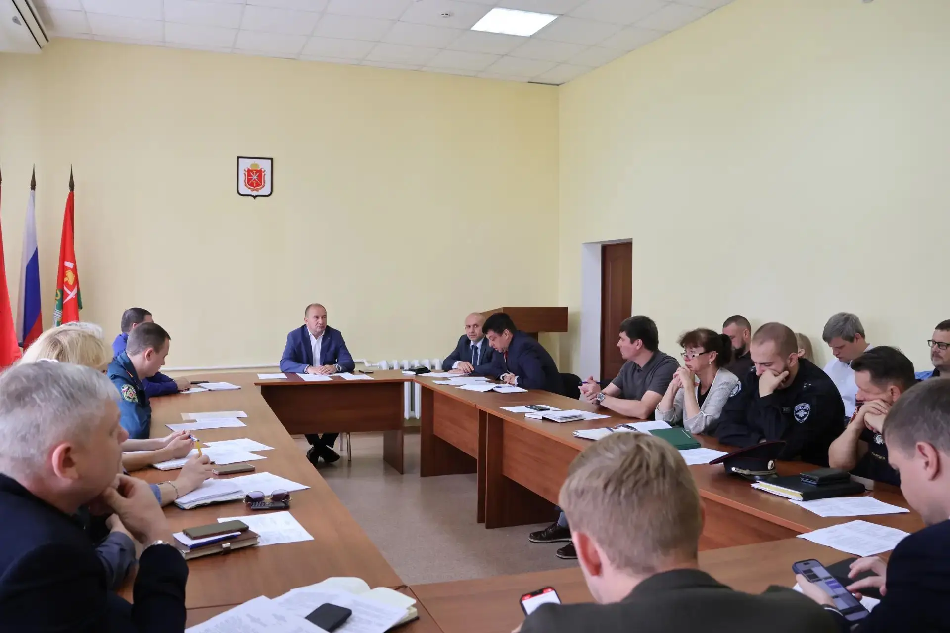 В Новомосковске обсудили готовность к новому учебному году