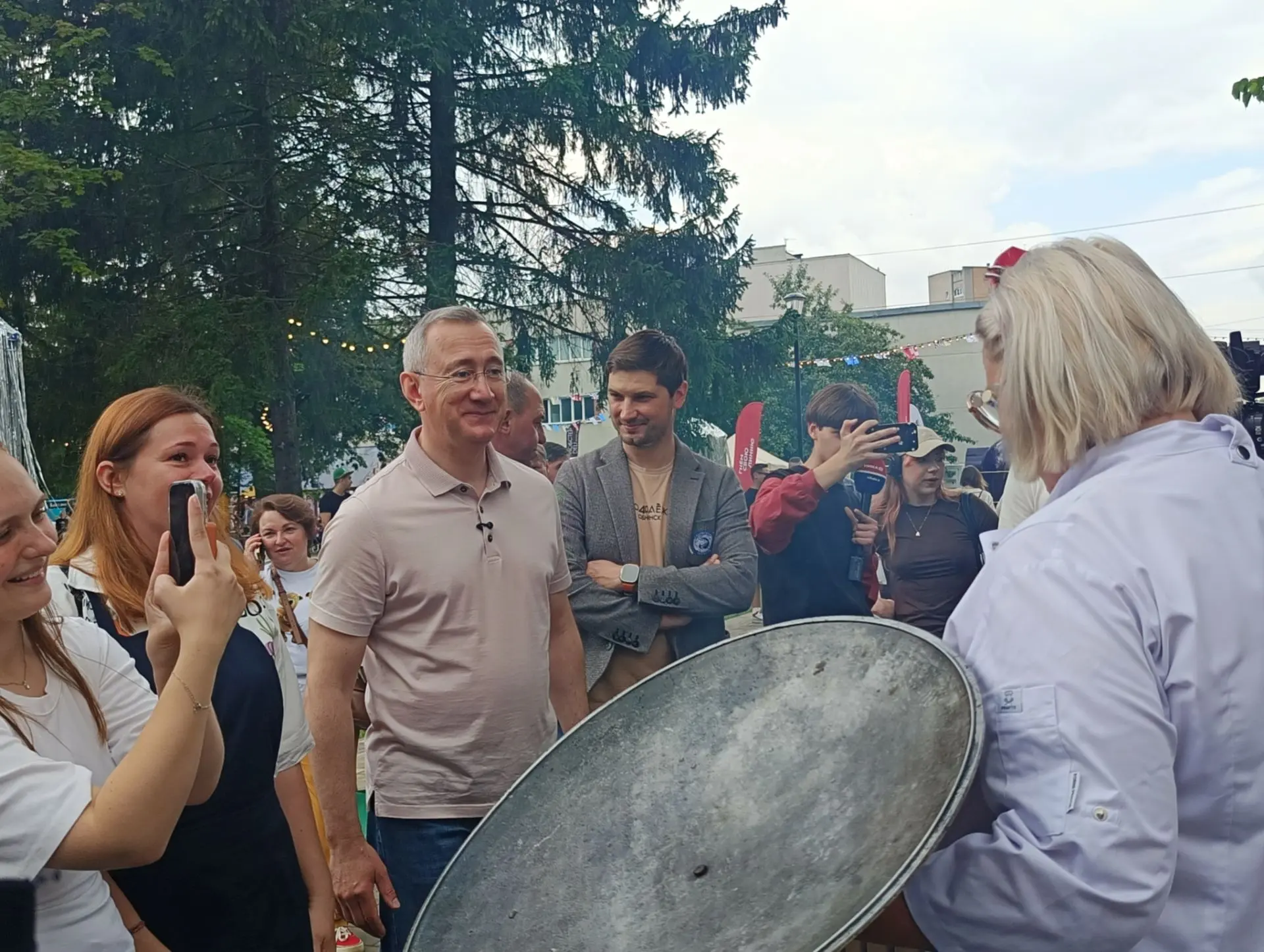 На Комарова не утихает первый гастрофест «Обнинск. Улица. Еда».