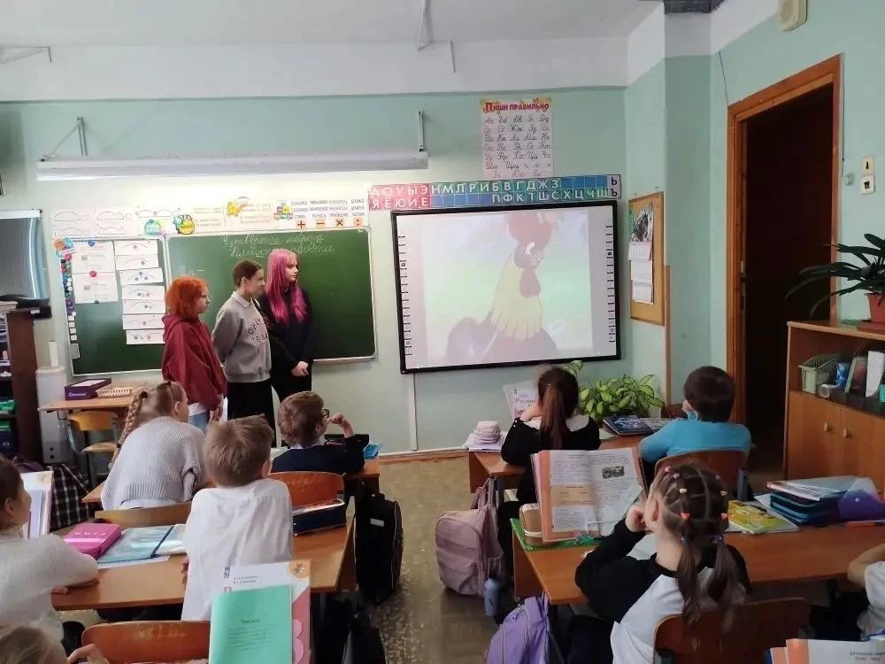 4 марта в 3 А классе ГБОУ СОШ 236 наставники, ученицы 7 А класса, провели орлятское занятие. Ребята 