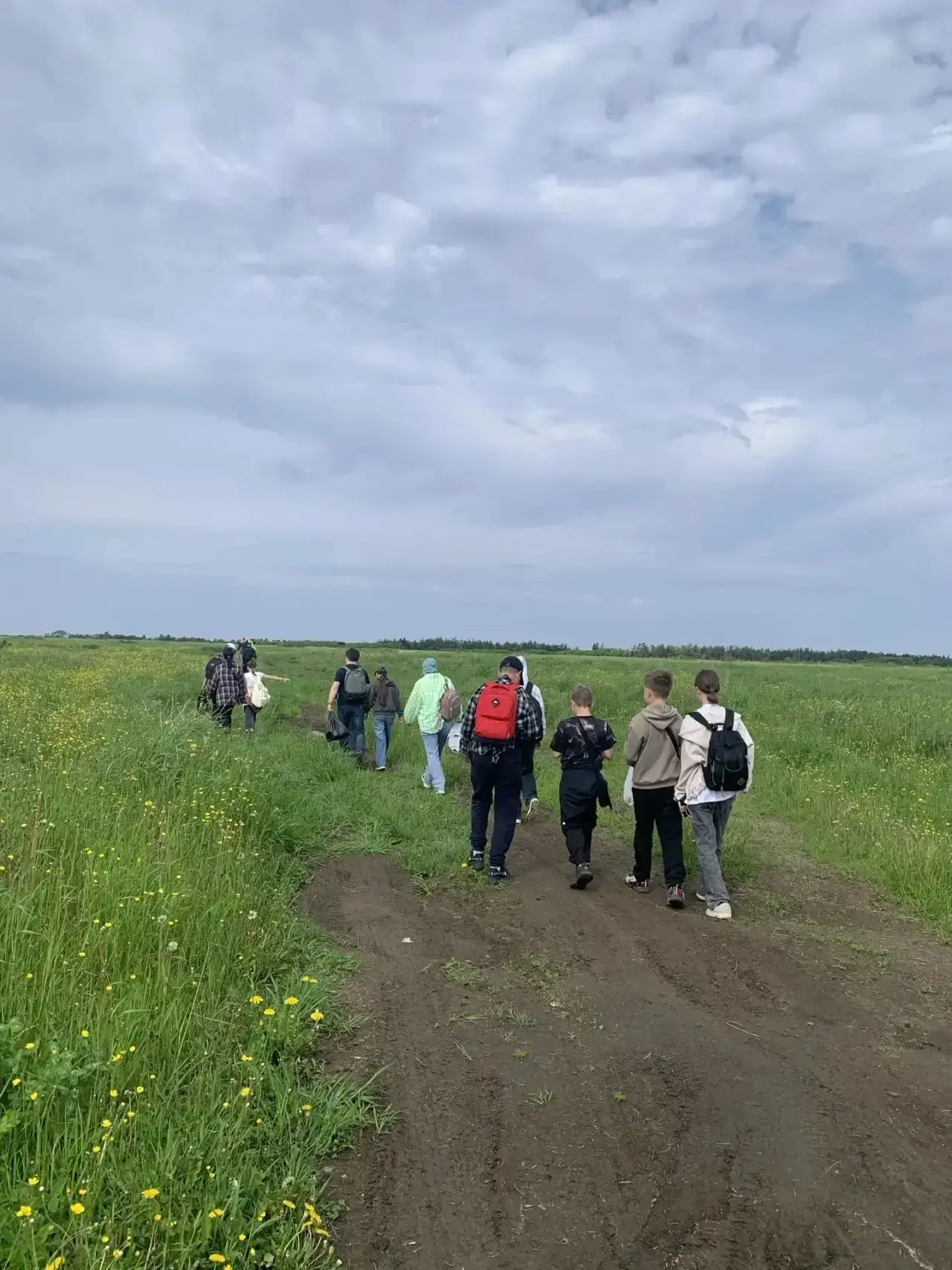 🌿 Поход на мыс Слепиковского 🌊

Наши ребята из старшего отряда отправились в увлекательный поход н