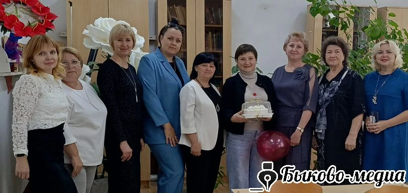 В День учителя учителя Быковской СШ №2 получили особые поздравления | Быково-медиа http...