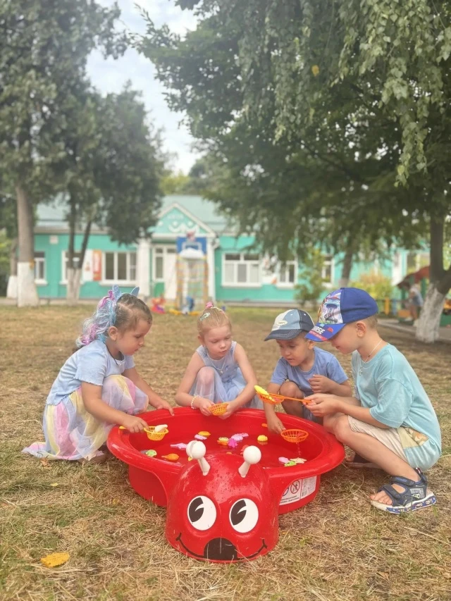 🎶 Танцевальный микс от Нептуна! 🐠

В нашем детском саду прошло уникальное развлечение, объединивше